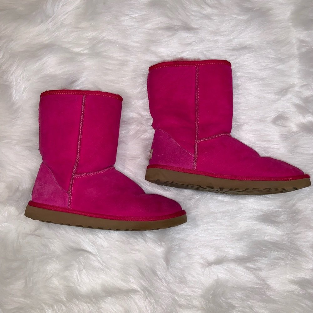 Women’s classic short size 7w UGG boots